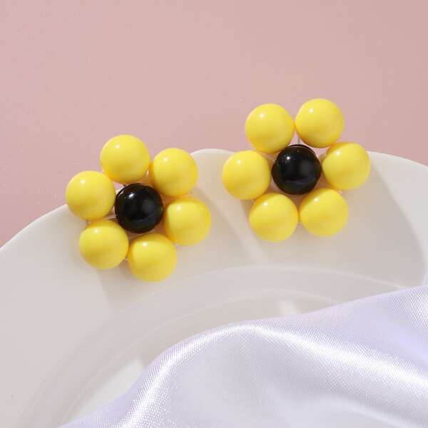 

Girls Flower Decor Stud Earrings, Yellow