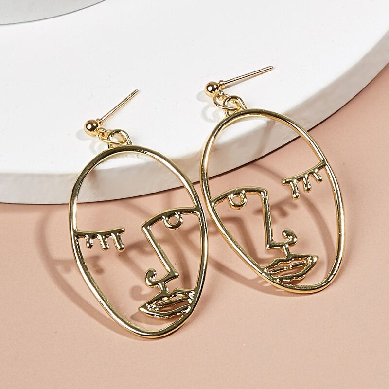 

Figure Drop Earrings, Gold