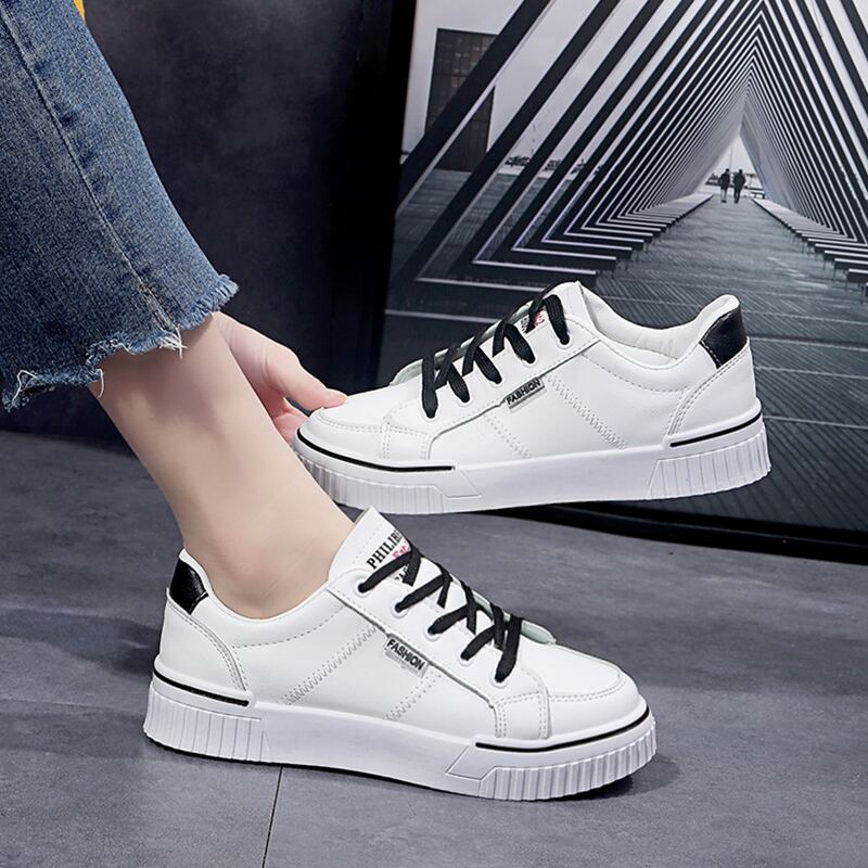 

Colorblock Strap Lace-up Skate Shoes, White