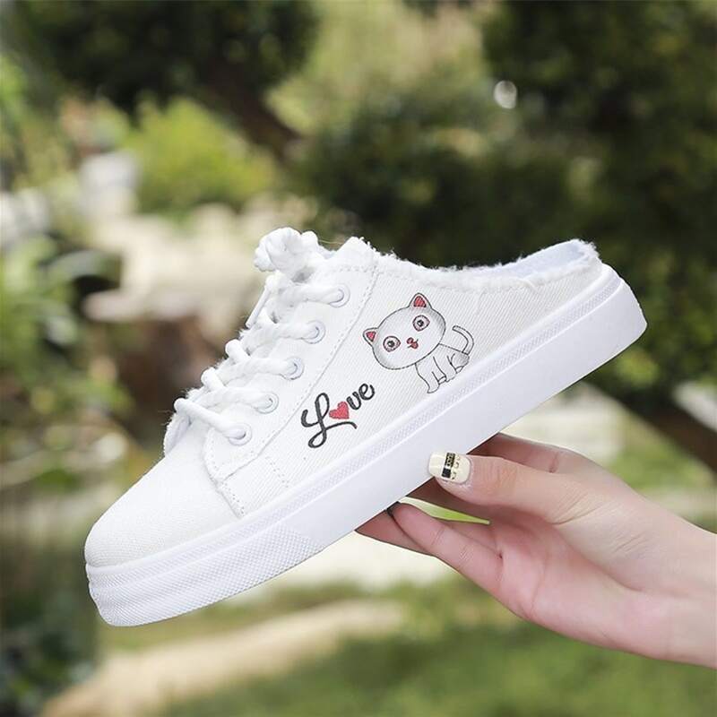 

Cartoon Cat Lace-up Canvas Sneakers, White