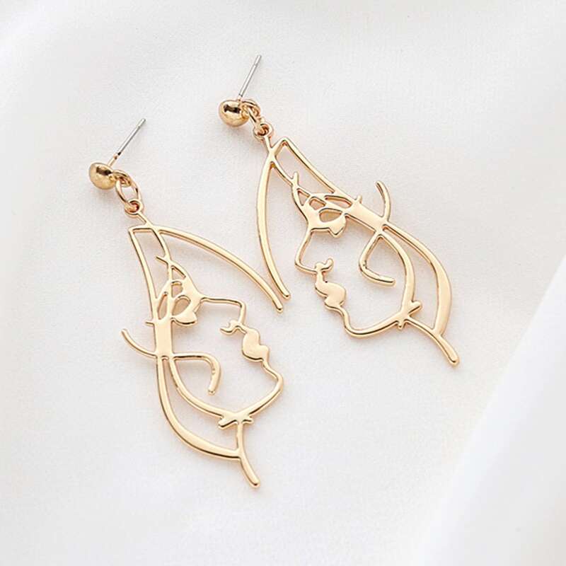

Figure Drop Earrings, Gold