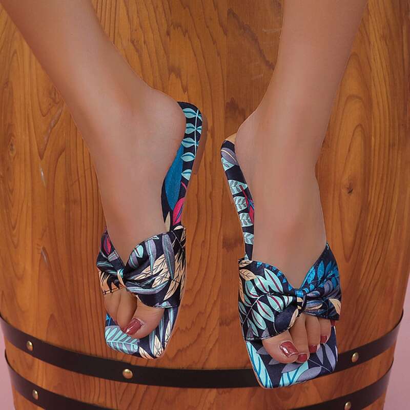 

Leaf Bow Band Slides, Multicolor