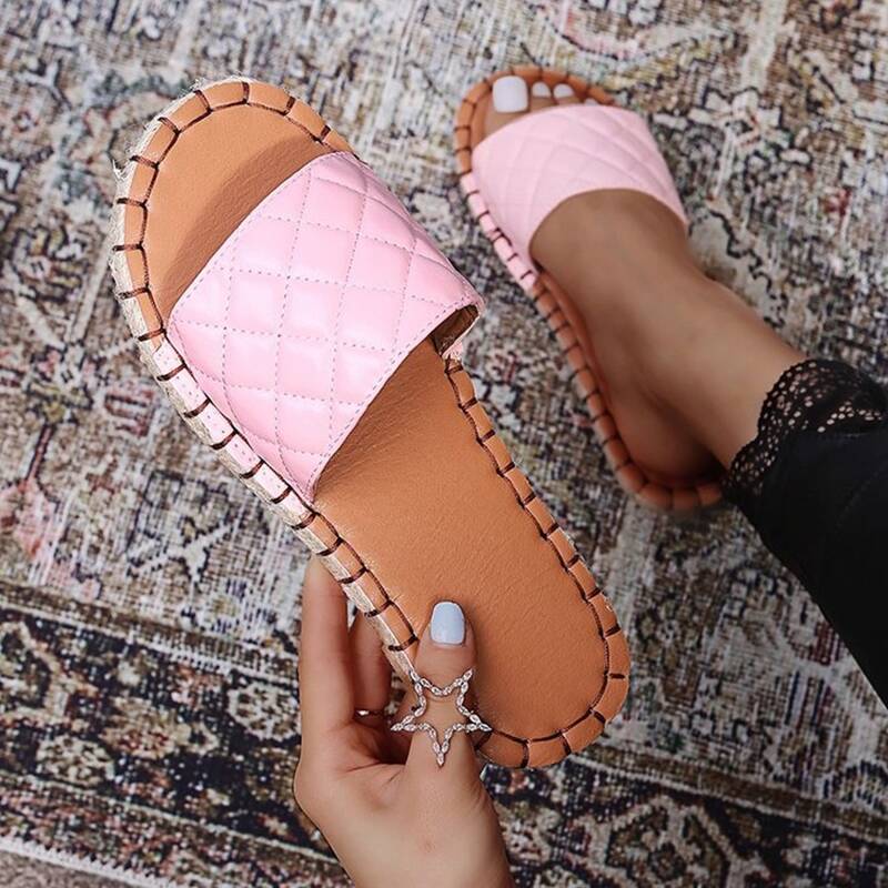 

Quilted Wide Band Slide Sandals, Baby pink