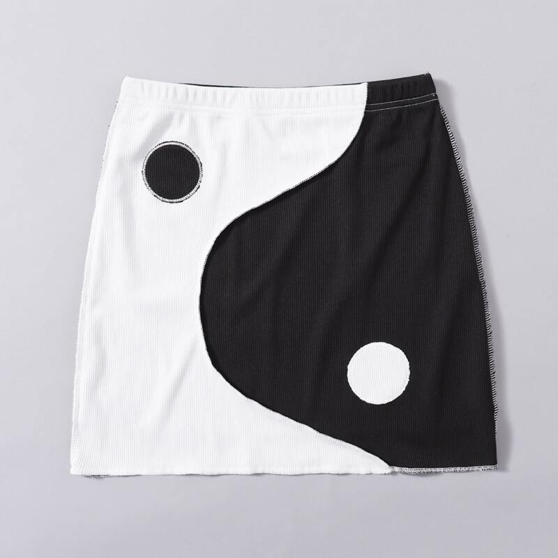 

Yin And Yang Graphic Skirt, Black and white