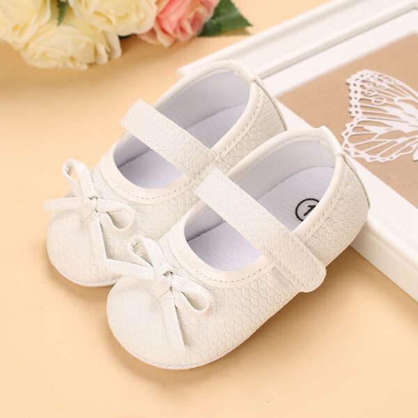 

Baby Girl Bow Decor Snakeskin Flats, White