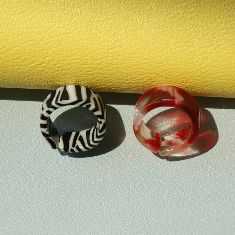 

2pcs Zebra Striped Ring, Multicolor