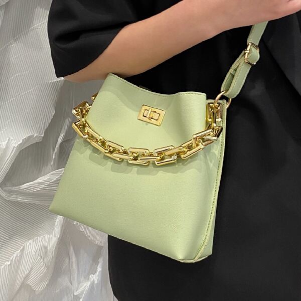 

Chain Decor Turn-lock Crossbody Bag, Green