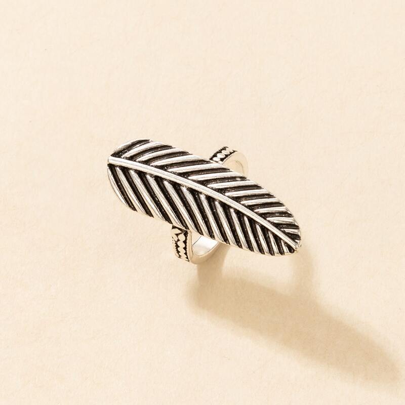 

Leaf Decor Ring, Silver