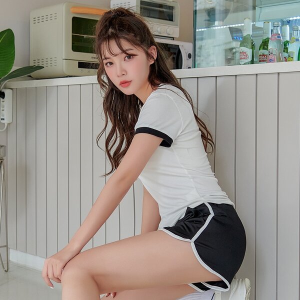 

Contrast Binding Tee & Shorts, Black and white