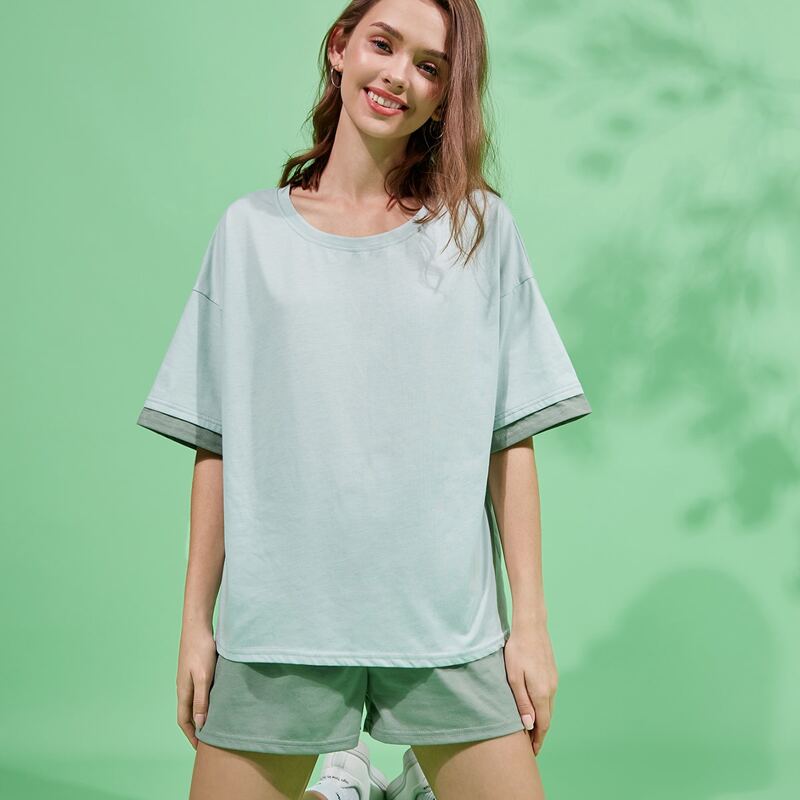 

Oversized Tee & Shorts, Multicolor