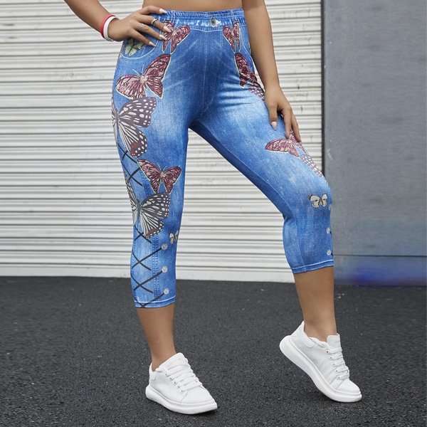 

Plus Butterfly Print Capris Leggings, Blue
