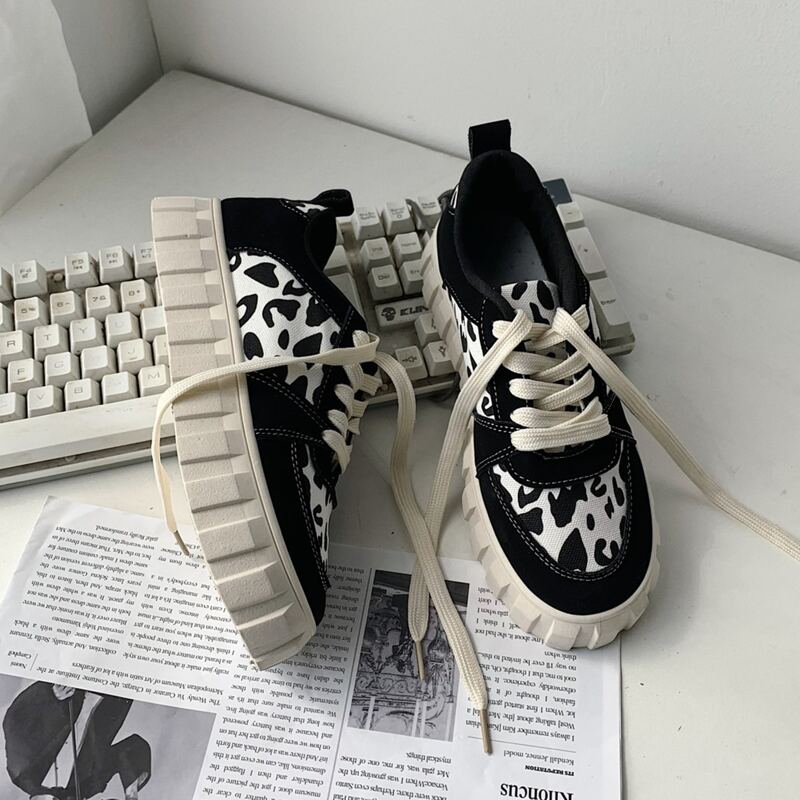 

Leopard Lace-up Skate Shoes, Black