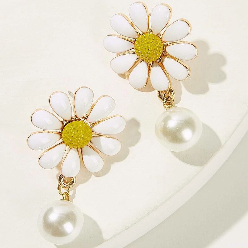 

Flower Stud Earrings, White