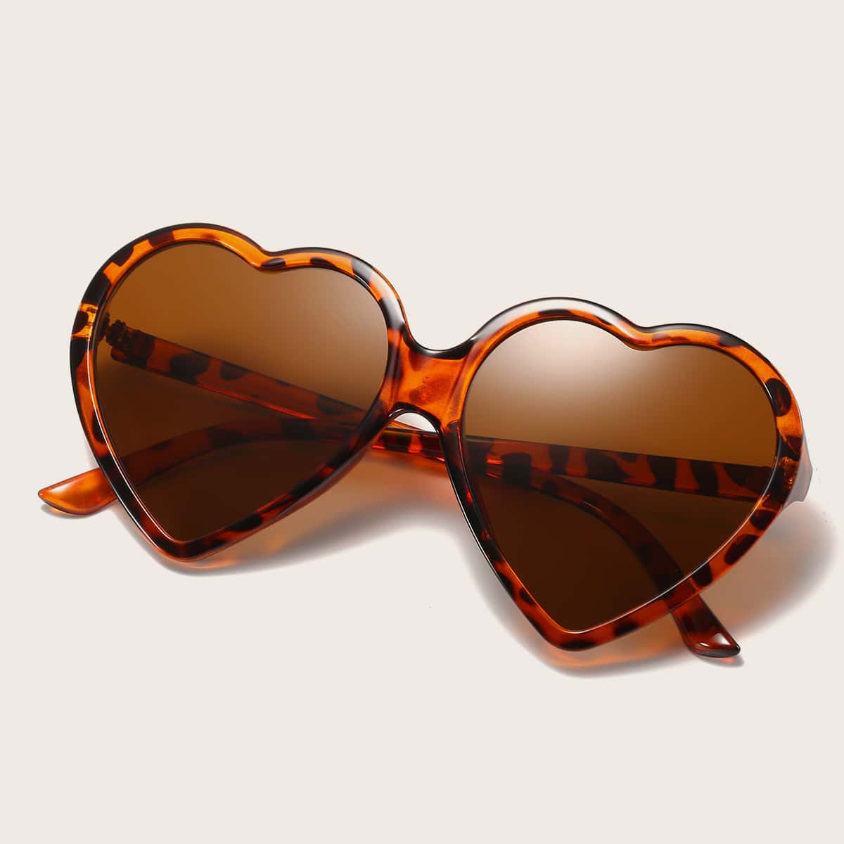 

Heart Frame Tinted Lens Sunglasses
