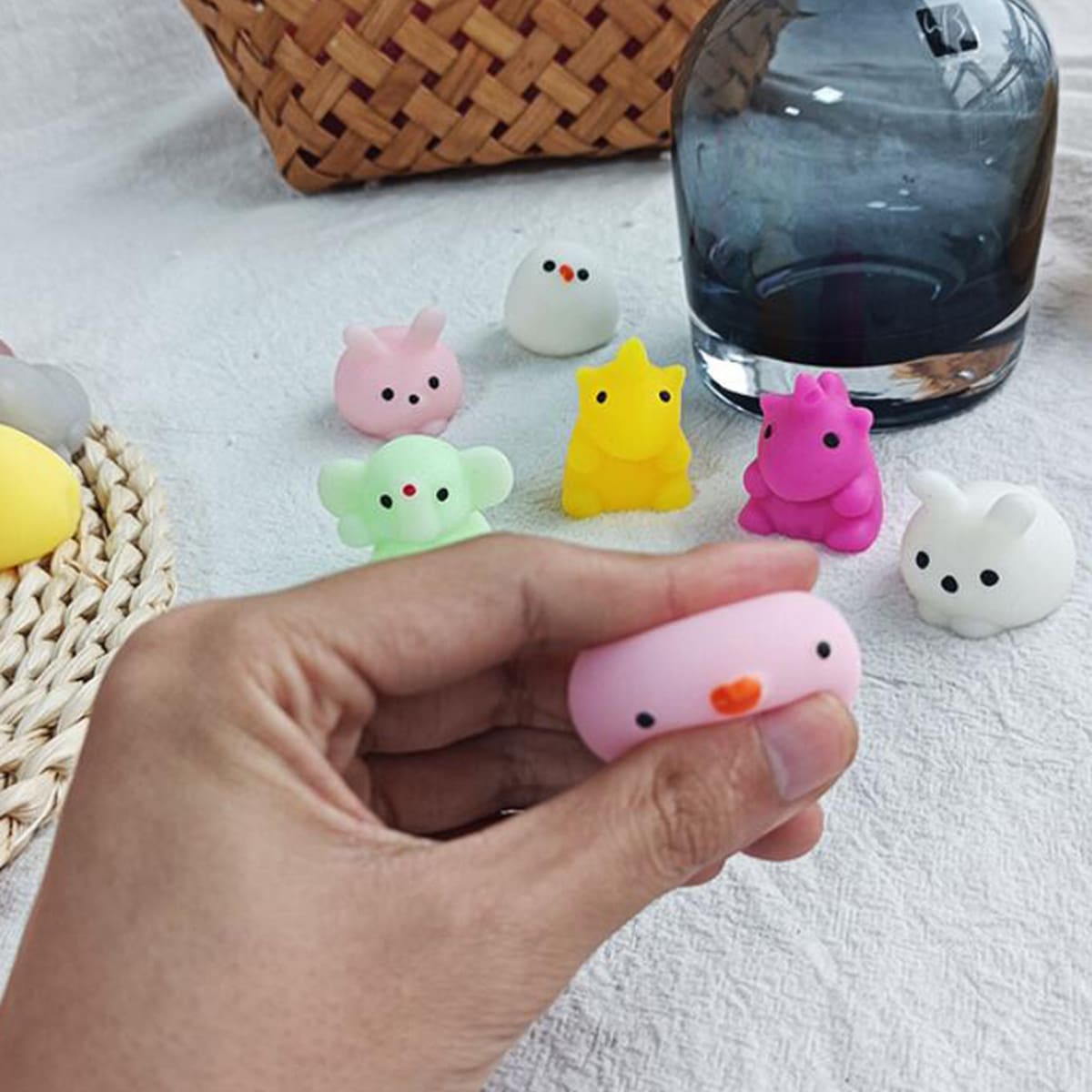 

1pc Random Cartoon Animal Squeeze Toy, Multicolor