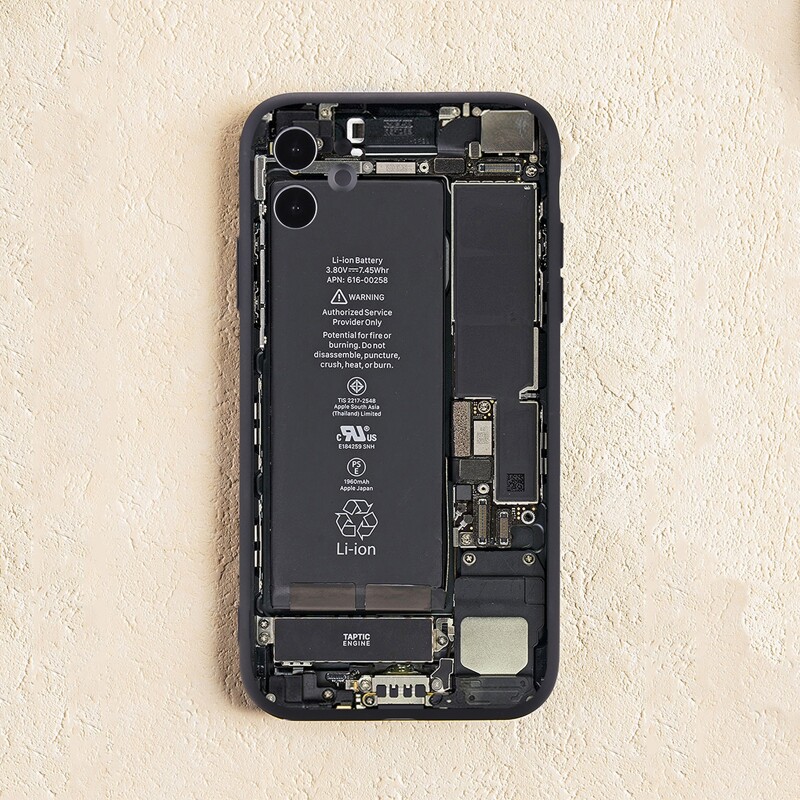 

Letter Graphic Phone Case, Black