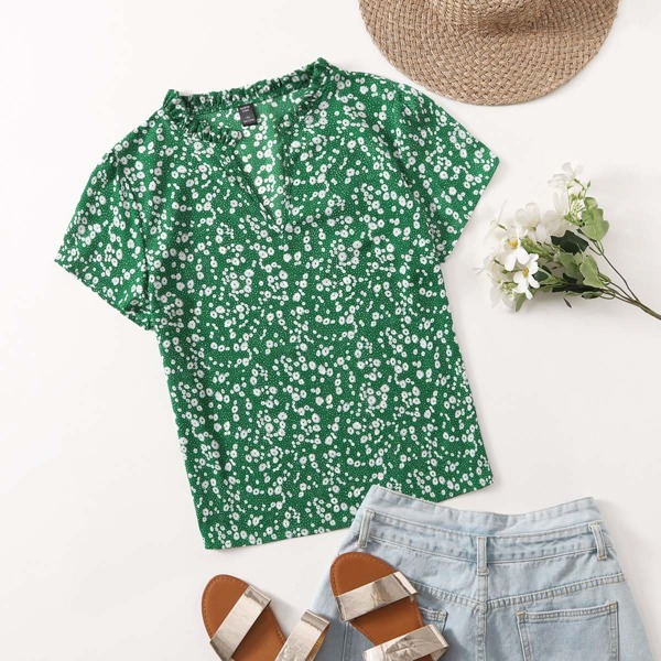 

Plus Ditsy Floral Notched Neck Blouse, Green