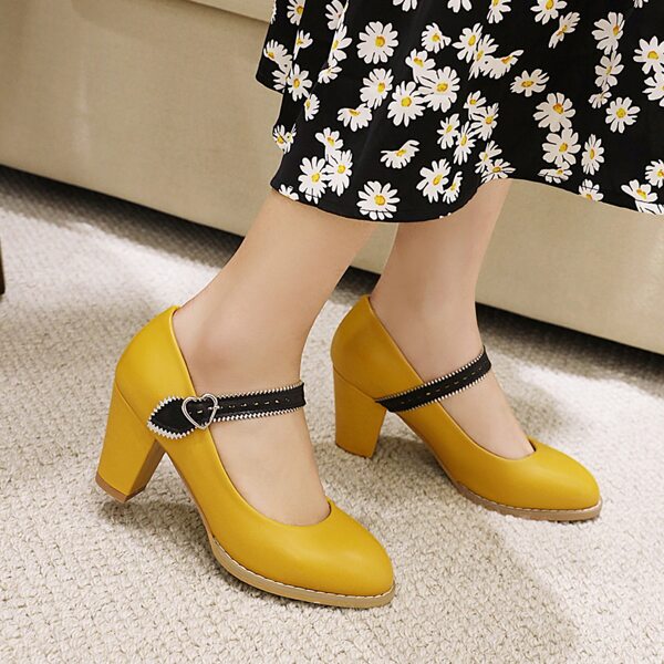 

Minimalist Buckle Decor Court Pumps, Yellow