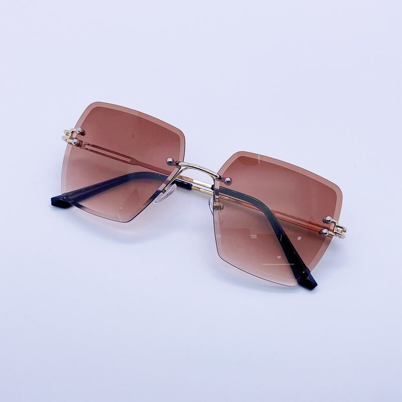 

Square Frame Sunglasses