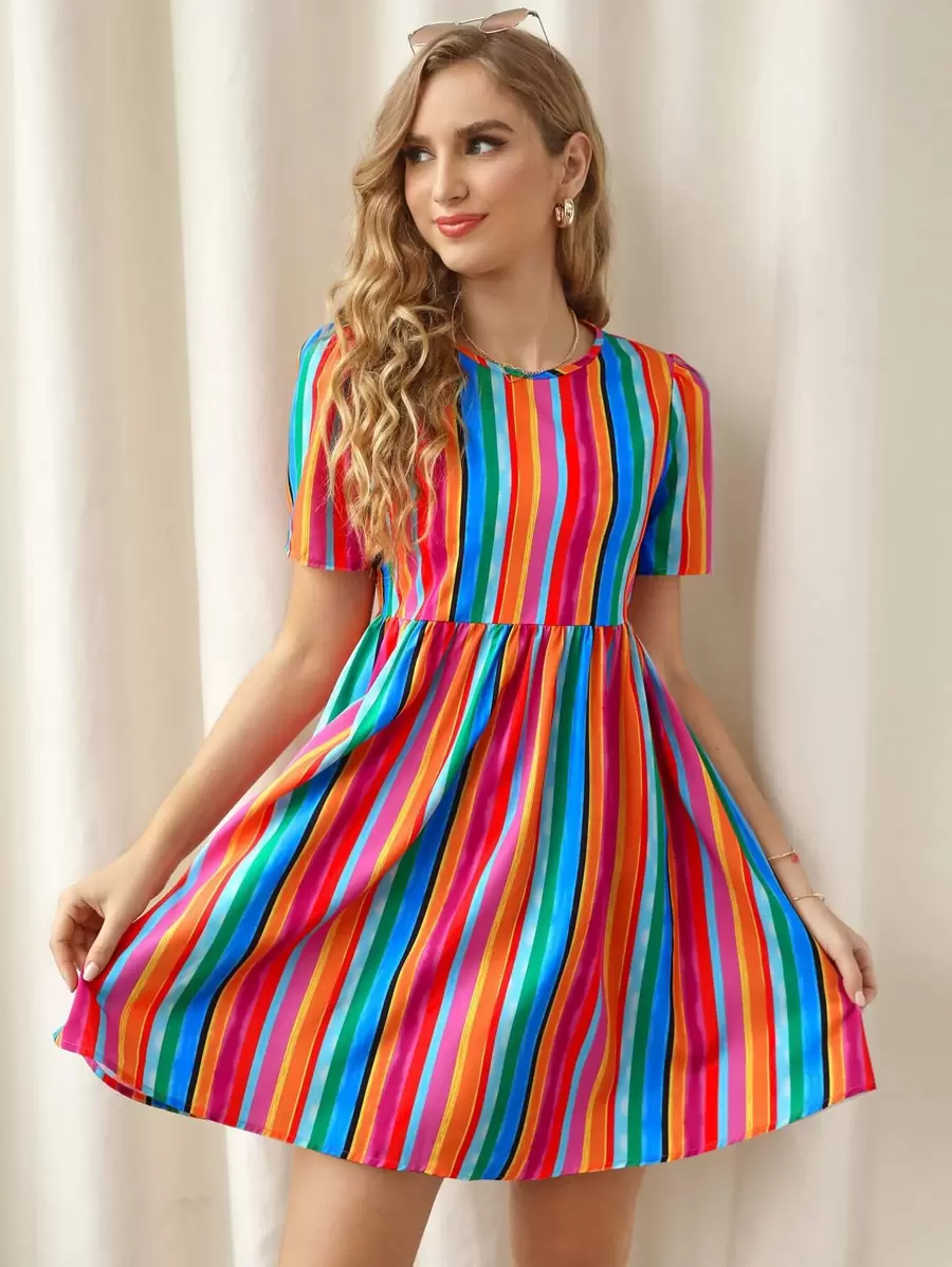 SHEIN Vestido de rayas de arcoíris de espalda con abertura - Multicolor - Ver 1