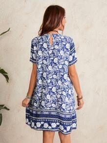 EMERY ROSE Keyhole Back Floral Print Dress