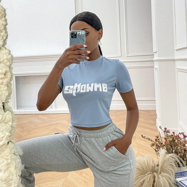 

Letter Graphic Crop Tee, Baby blue