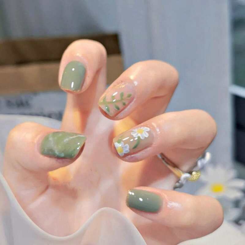

24pcs Floral Fake Nail, Multicolor