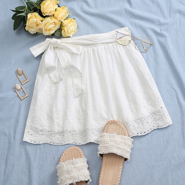 

Belted Scallop Trim Schiffy Skirt, White