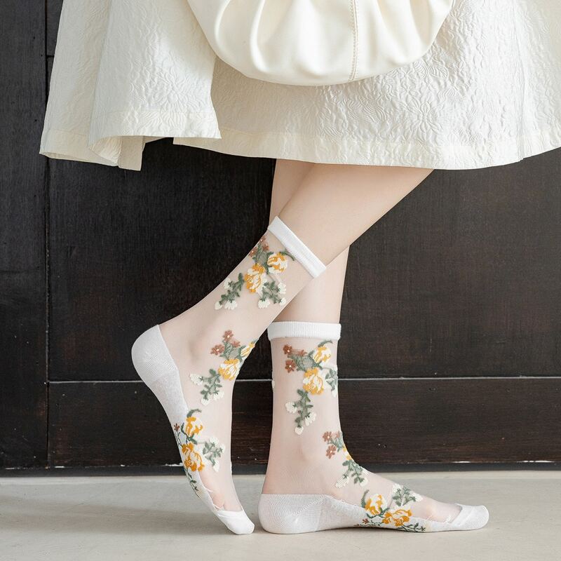 

Floral Mesh Crew Socks, White