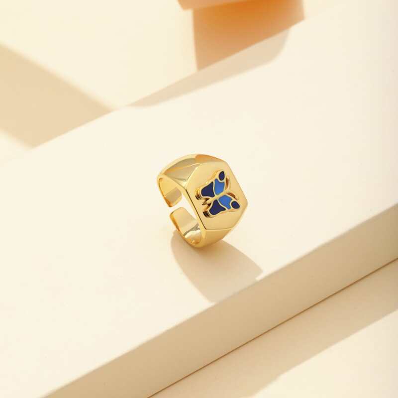 

Butterfly Graphic Ring, Gold