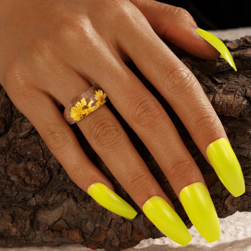

Flower Resin Ring, Yellow