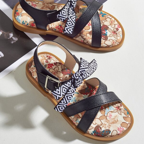 

Toddler Girls Geometric Pattern Sandals, Black