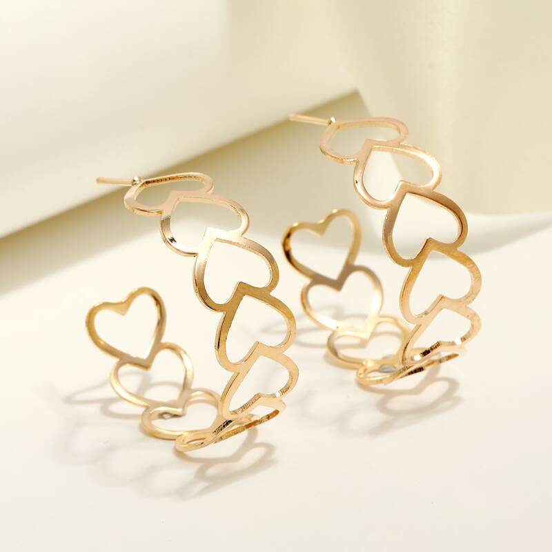 

1pair Heart Decor Earrings, Gold