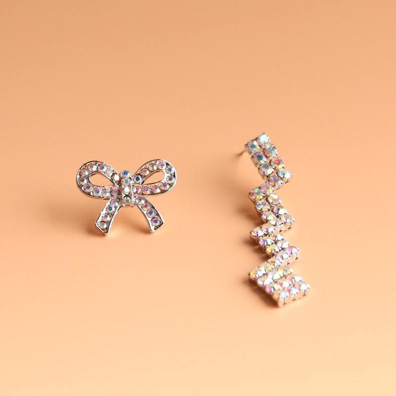 

2pcs Rhinestone Bow Earrings, Silver
