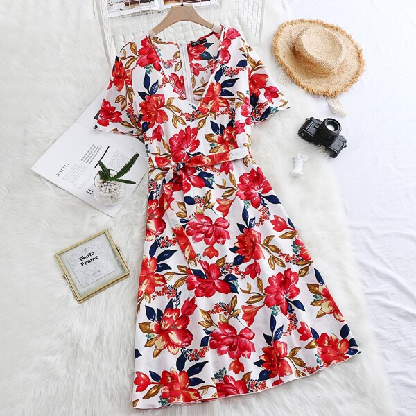 

Plus Floral V-neck Tie Front A-line Dress, Multicolor