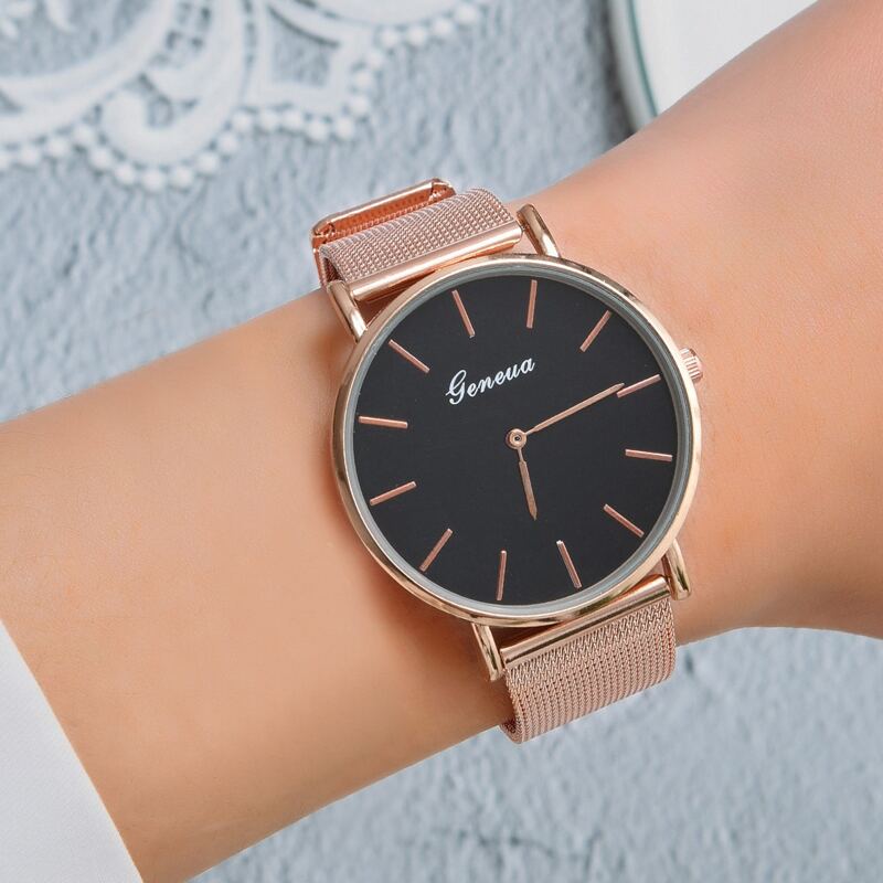 

1pc Round Pointer Quartz Watch