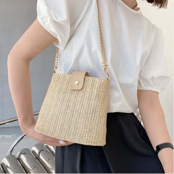 

Straw Design Chain Shoulder Bag, Khaki