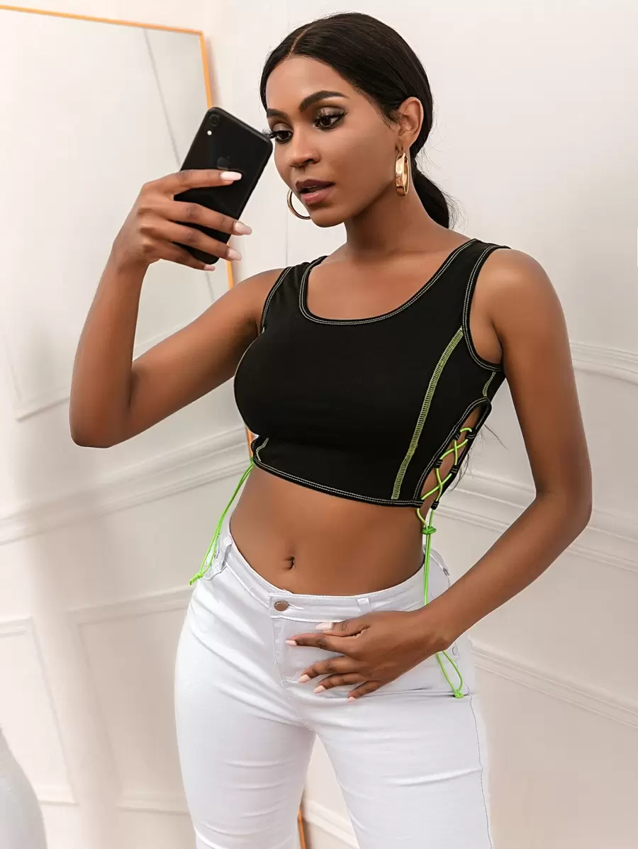 SHEIN Unity 繫帶短版背心上衣 - 黑色 - 查看 1