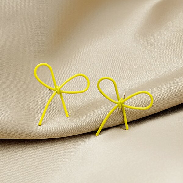 

Hollow Out Bow Knot Decor Stud Earrings, Yellow