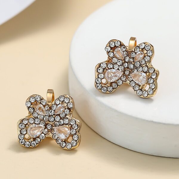 

Rhinestone Butterfly Decor Earrings, Gold