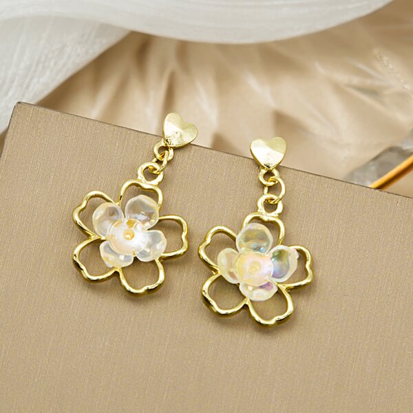 

Flower Decor Drop Earrings, Gold