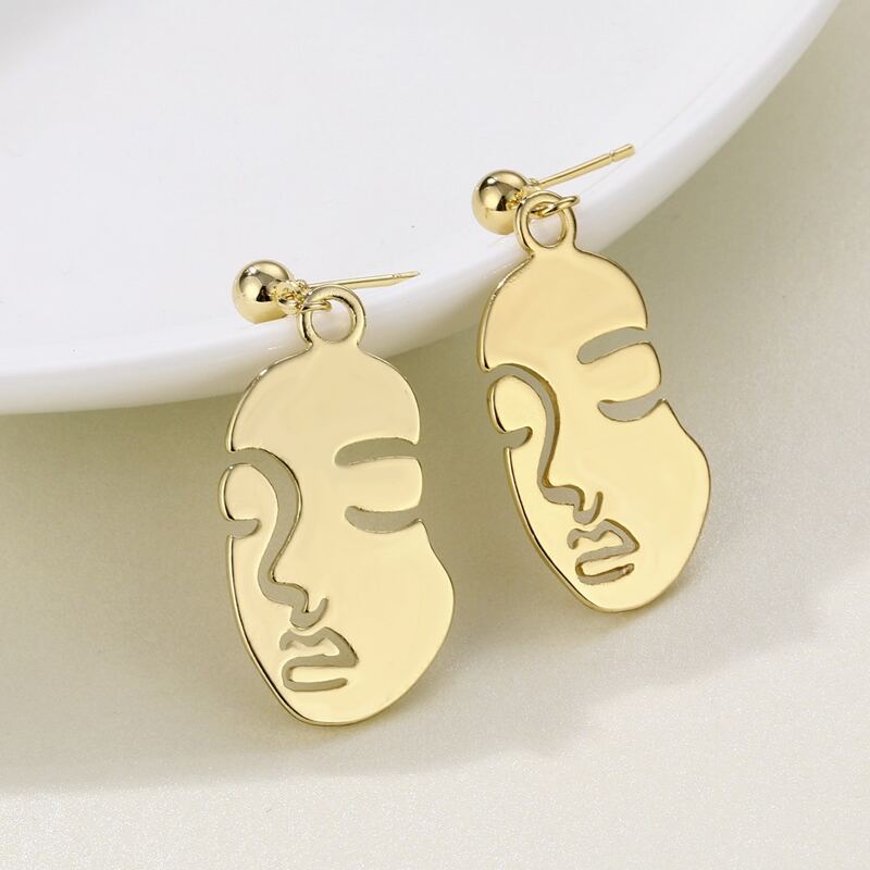 

Figure Drop Earrings, Gold