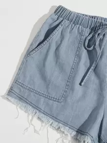 SHEIN EZwear شورت بخصر معقود وجيب مائل مرقع وحافة خام غير مخيطة