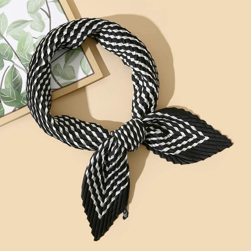 

Colorblock Pleated Scarf, Black