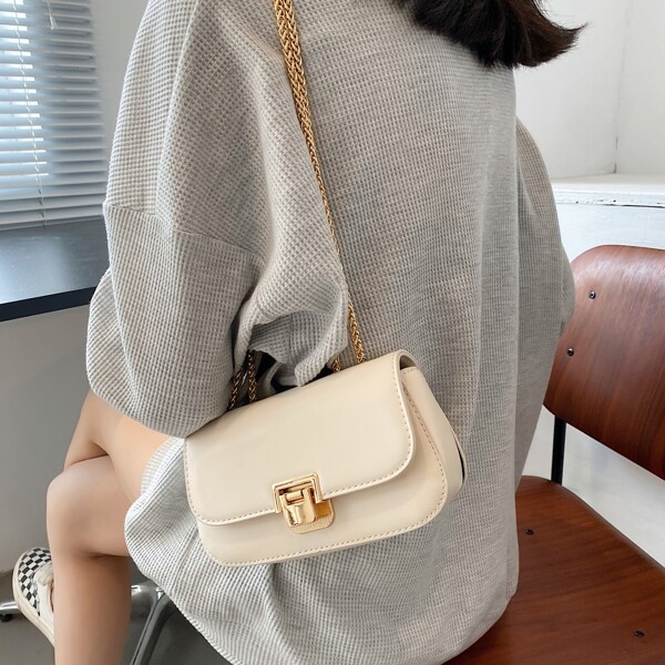 

Flap Chain Shoulder Bag, White