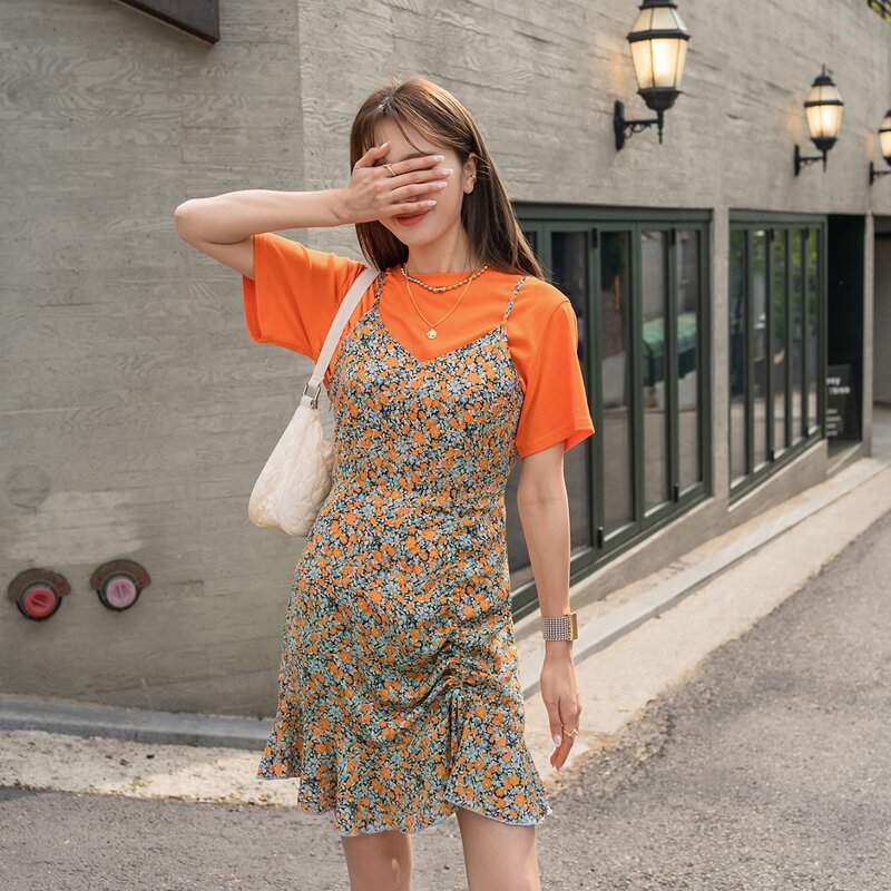

Solid Tee & Ditsy Floral Print Ruffle Hem Cami Dress, Multicolor