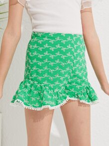 SHEIN 女孩荷葉邊下擺網眼刺繡短褲