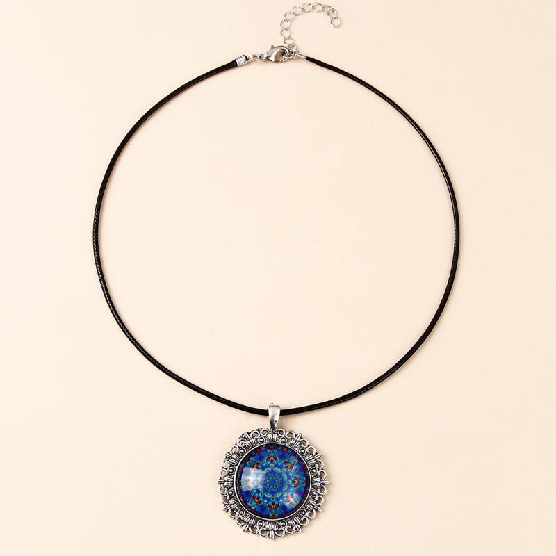 

Hollow Out Round Charm Necklace, Multicolor