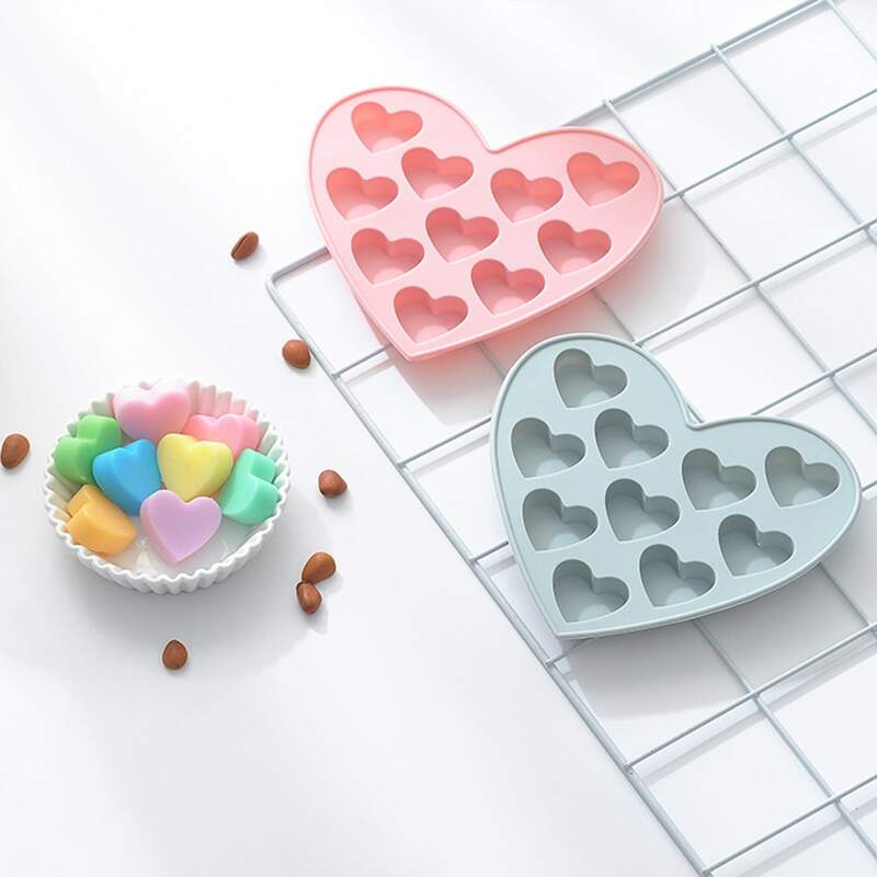 

1pc Random Heart Cake Mold, Multicolor