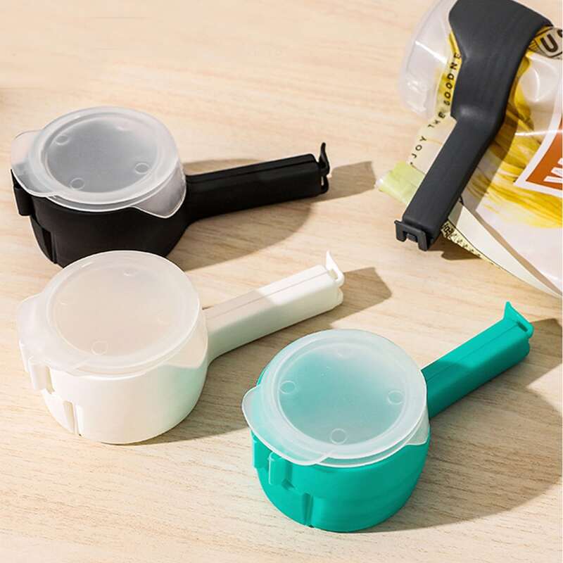 

1pc Random Sealing Clip With Discharge Nozzle, Multicolor